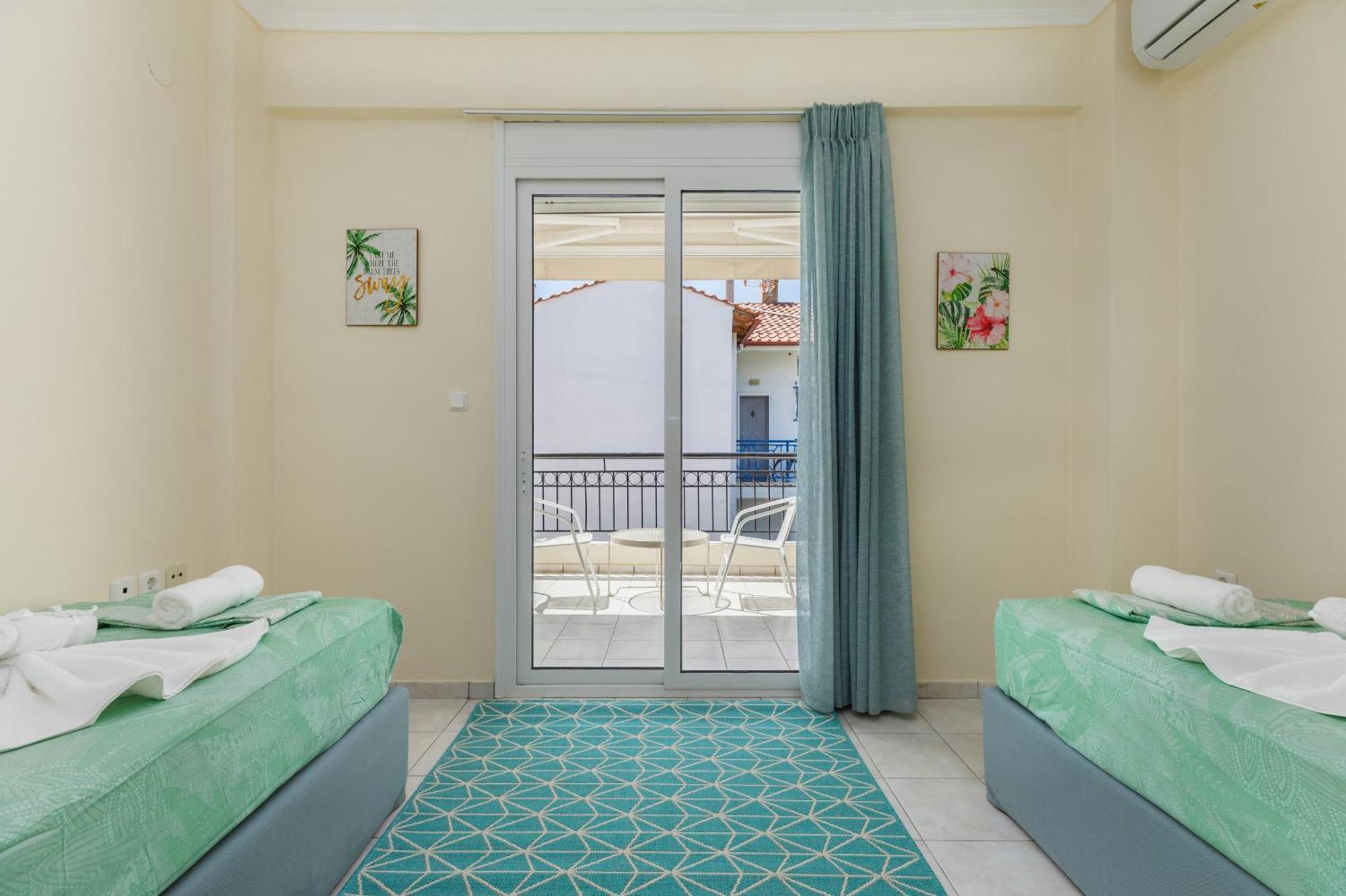 Alexandra'S Maisonette. Paralia Dionysiou Exterior photo