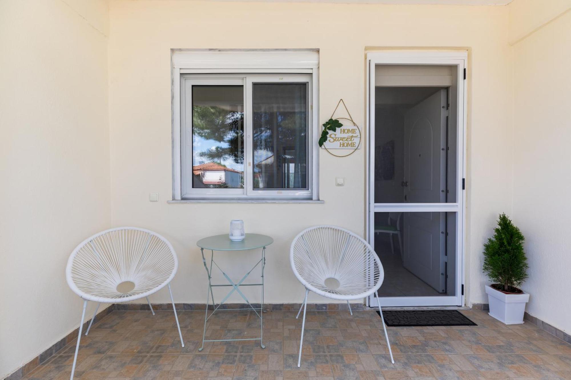 Alexandra'S Maisonette. Paralia Dionysiou Exterior photo